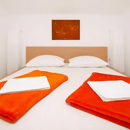 Apartment Mit Jacuzzi In Mit Parkplatz *